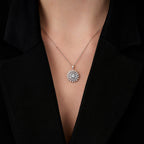 0,97 Carat Diamond Baguette Sun Necklace