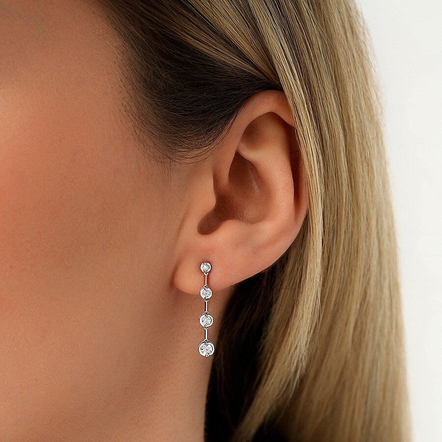 0,04 Carat Diamond Round Stone Earring