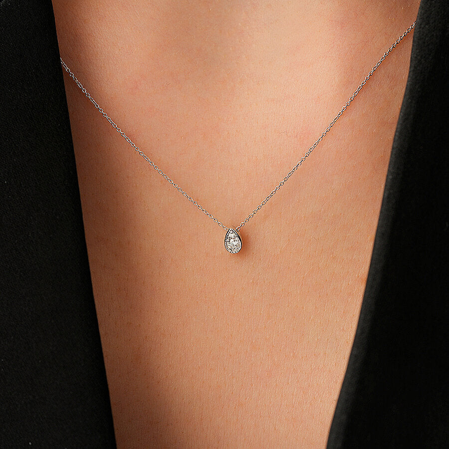 0,06 Carat Diamond Round Stone Pear Necklace