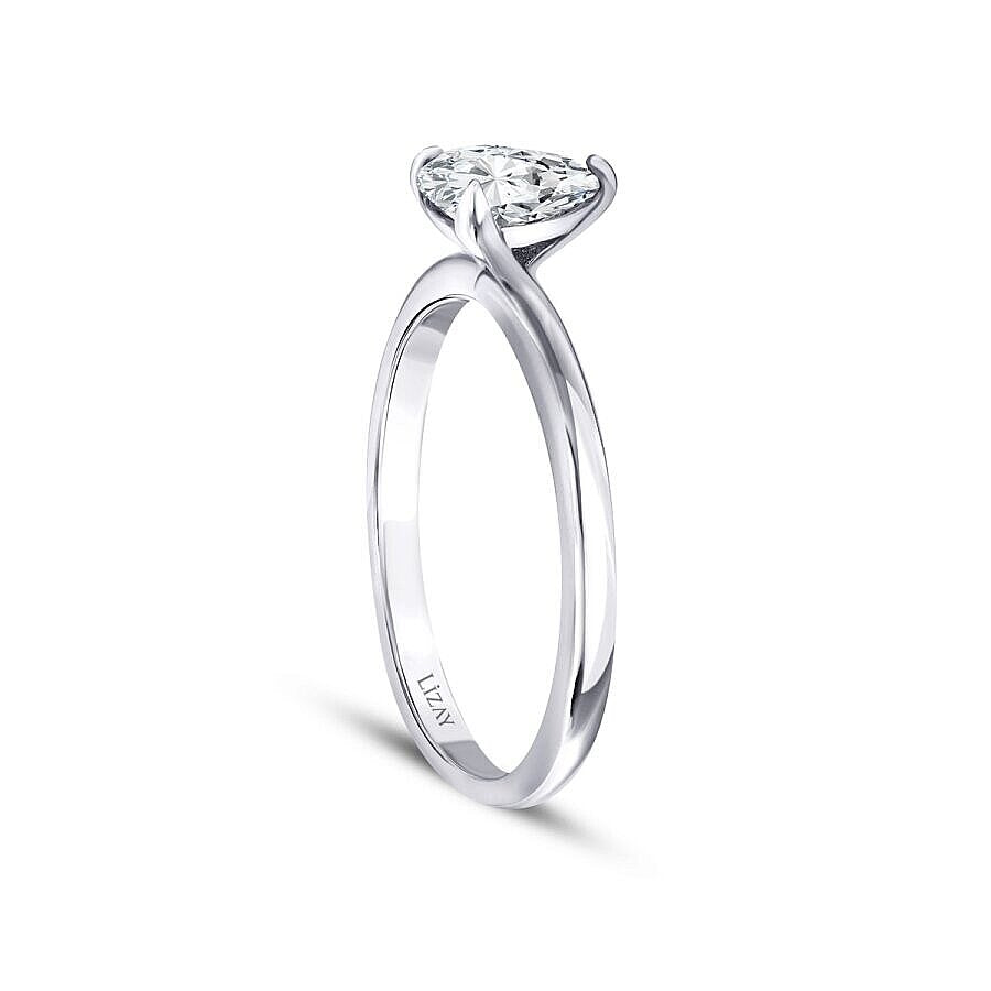 0,20 Carat Diamond Pear Solitaire Engagement Ring