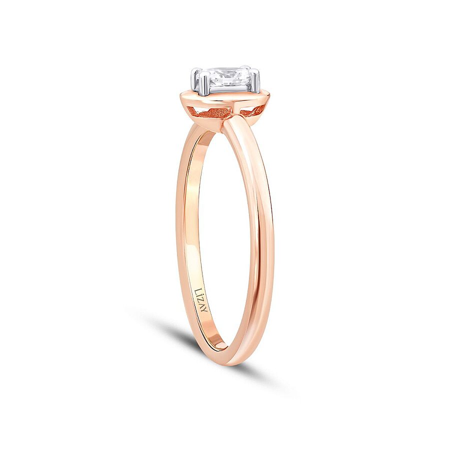 0,26 Carat Diamond Oval Solitaire Ring