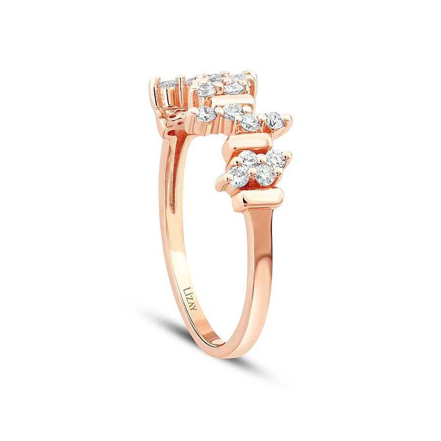 0,28 Carat Diamond Asymmetric Trend Ring