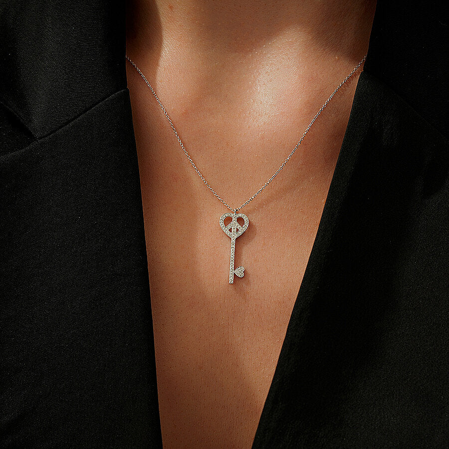 0,21 Carat Diamond Key Trend Necklace