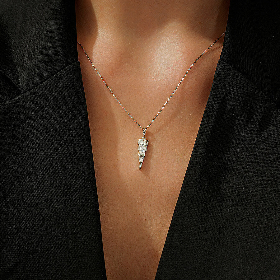 0,32 Carat Diamond Baguette Stone Dangle Necklace