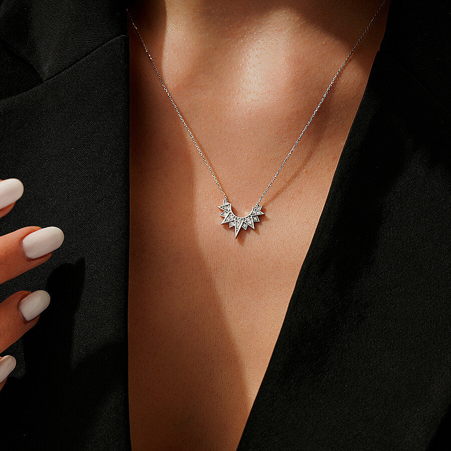 0,13 Carat Diamond Triangle Detailed Trend Necklace