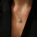 0,51 Carat Diamond Baguette Stone Round Necklace