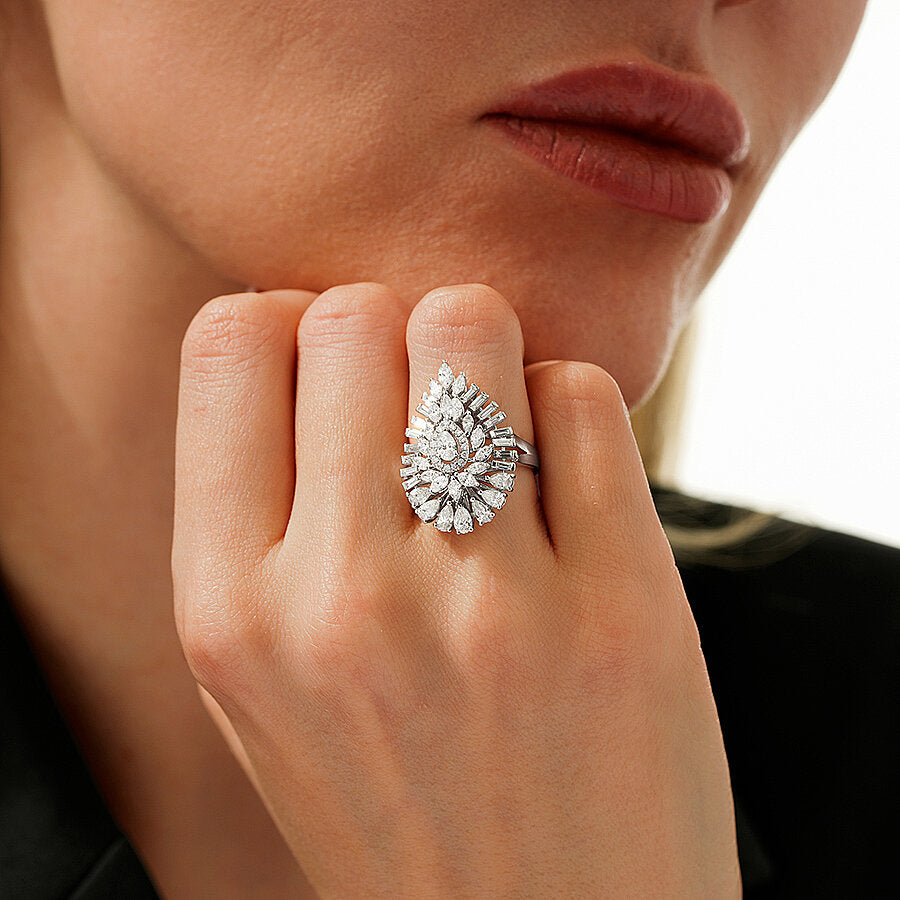 1,91 Carat Diamond Baguette Stone Pear Ring