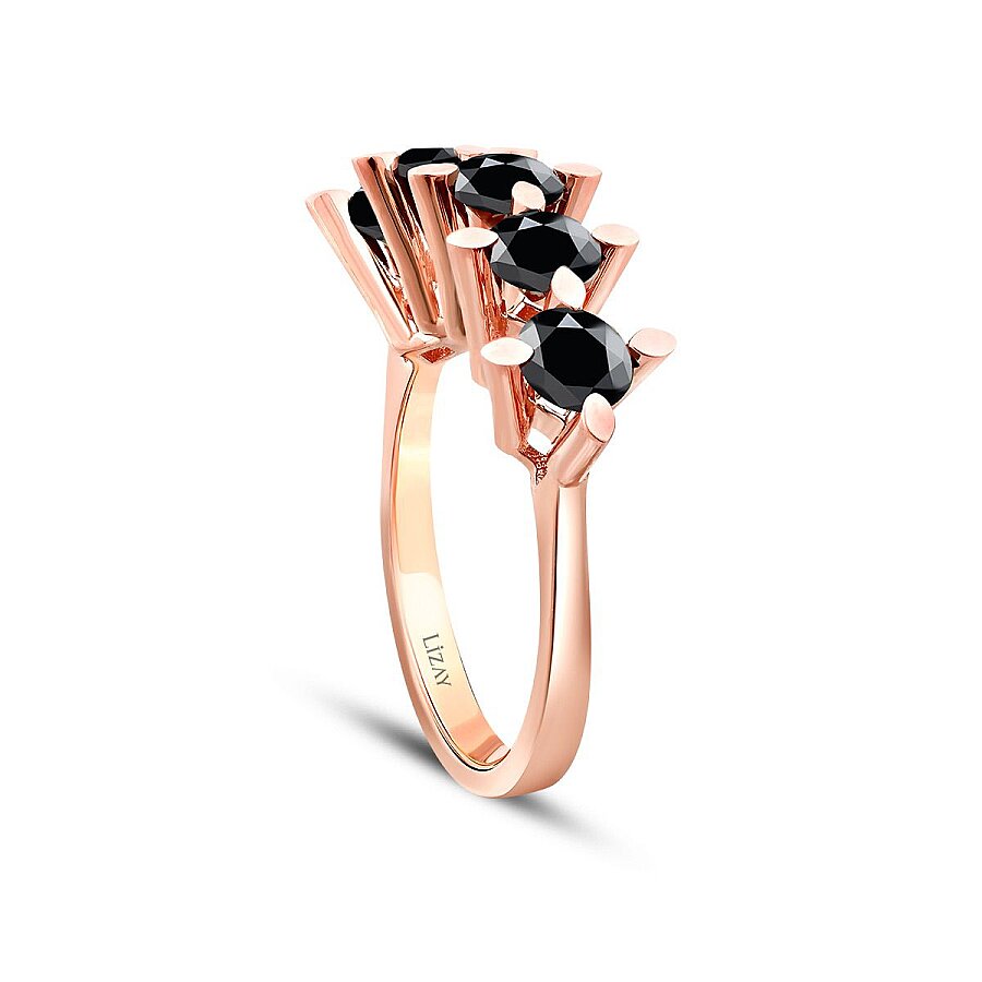 0,65 Carat Black Stone Five Stone Ring