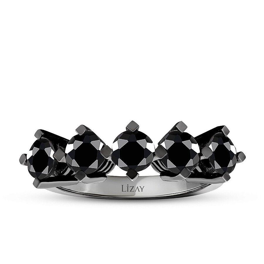 1,55 Carat Black Stone Five Stone Ring