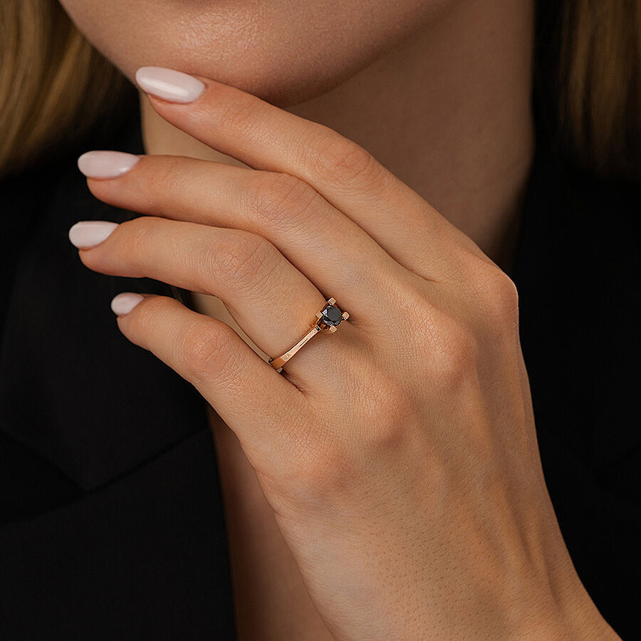0,42 Carat Black Stone Solitaire Ring