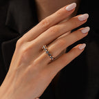 1,08 Carat Black Stone Five Stone Ring