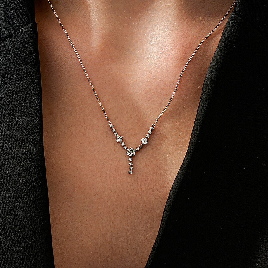 0,22 Carat Diamond Flower Necklace