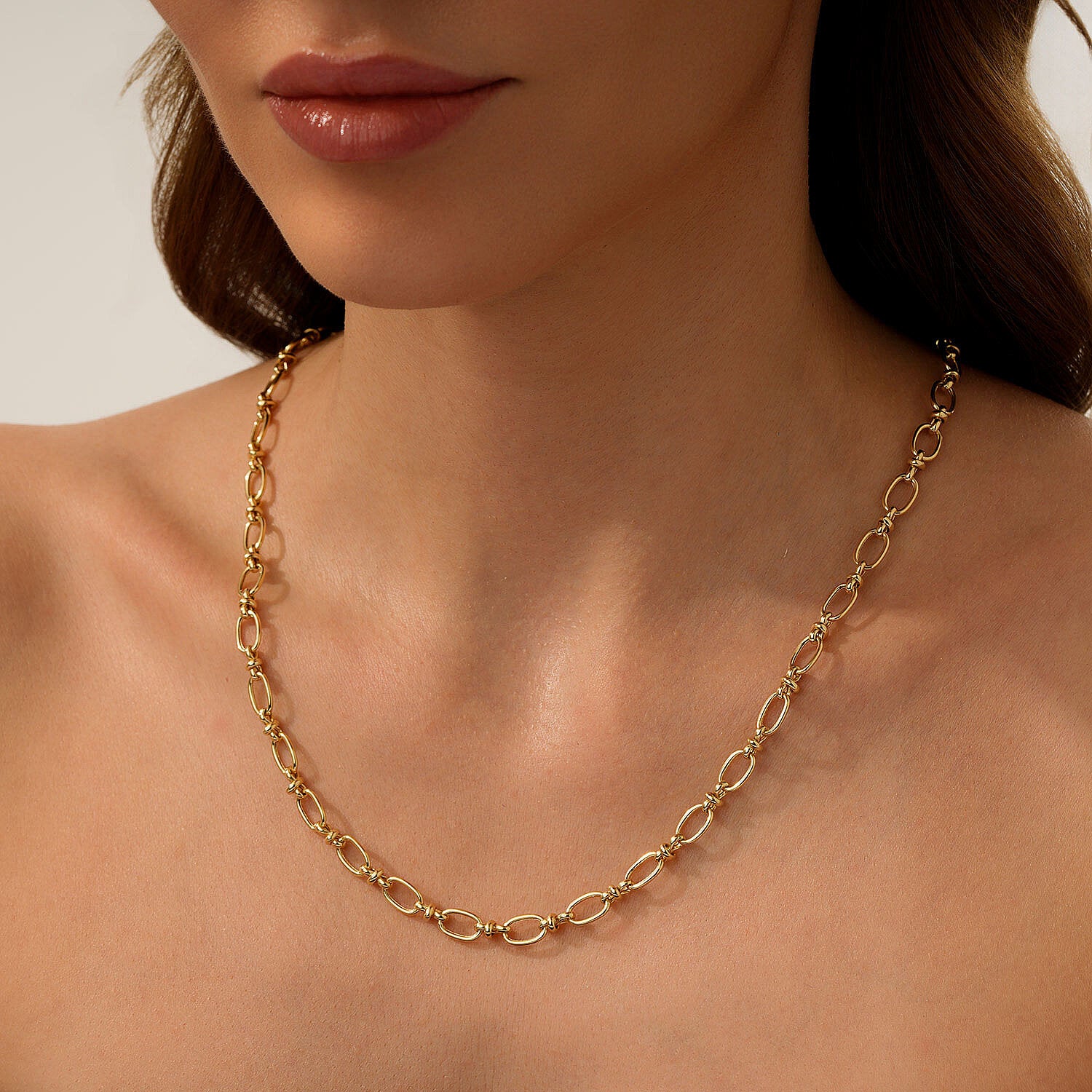 Gold Hallow Chain Necklace