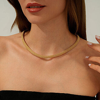 Gold Mesh Pattern Choker Necklace