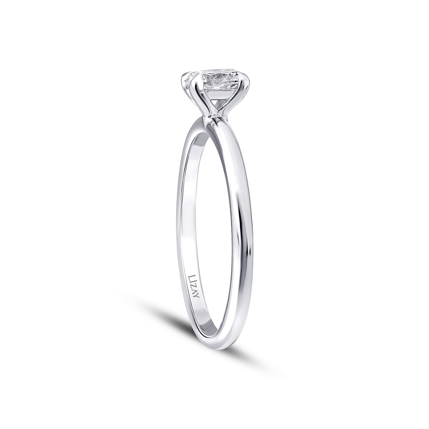 0,30 Carat Diamond Oval Solitaire Engagement Ring