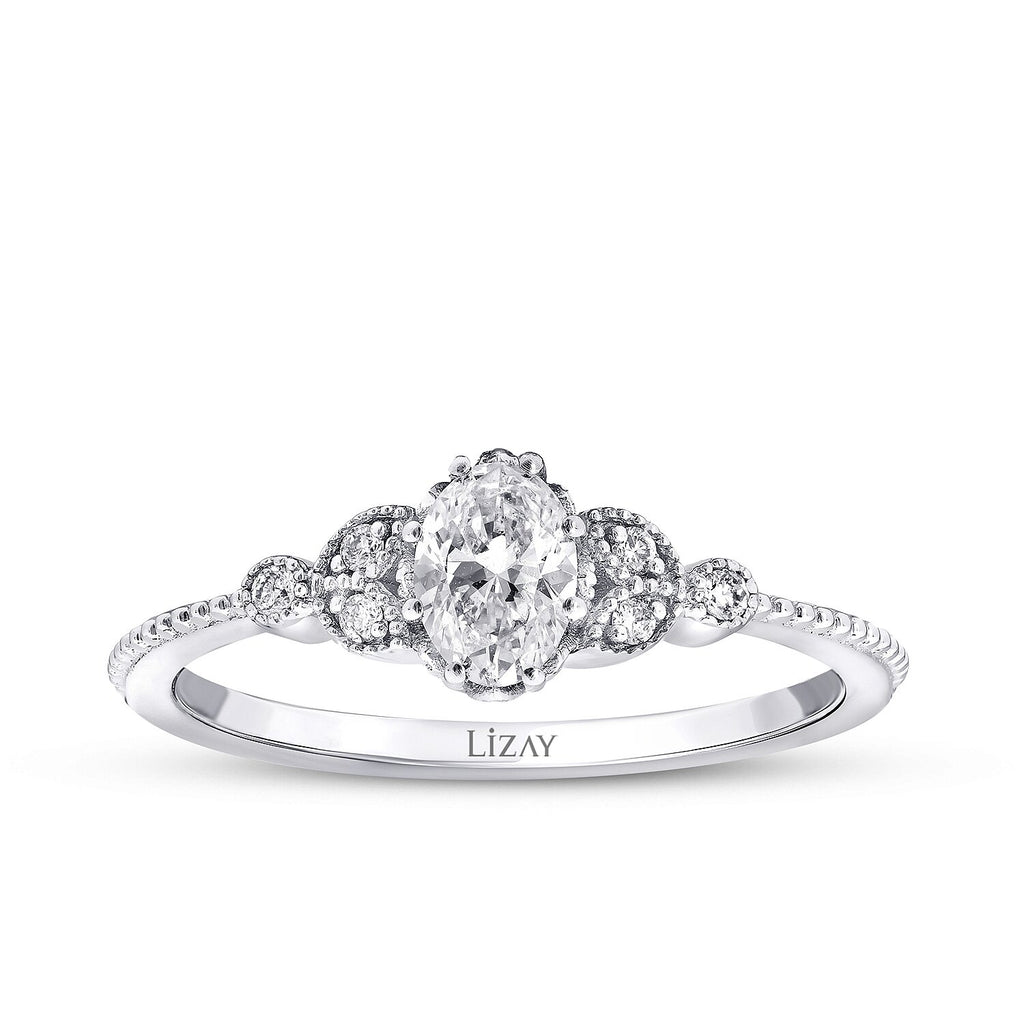 0,44 Carat Diamond Oval Solitaire Engagement Ring