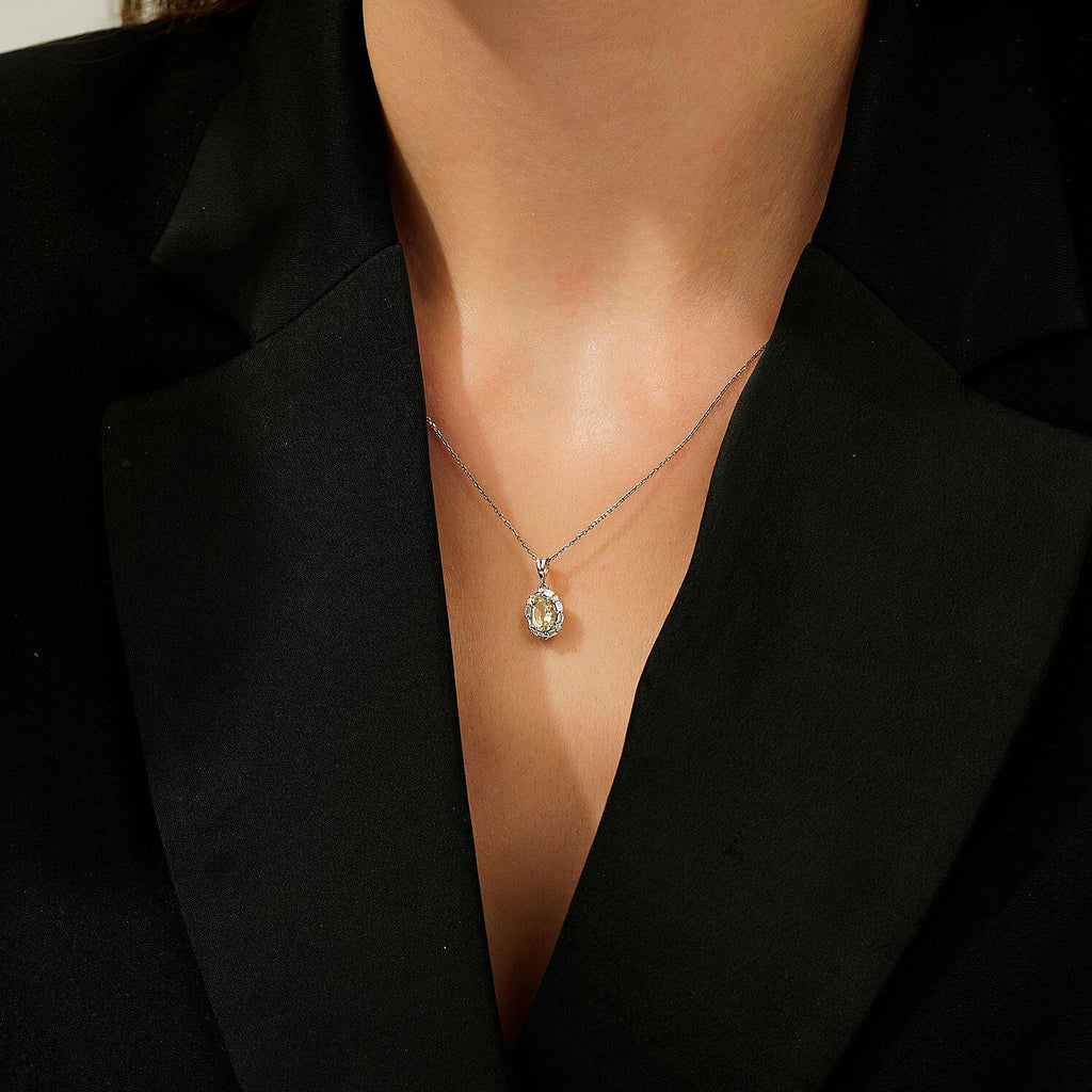 0,84 Carat Diamond Colored Stone Necklace