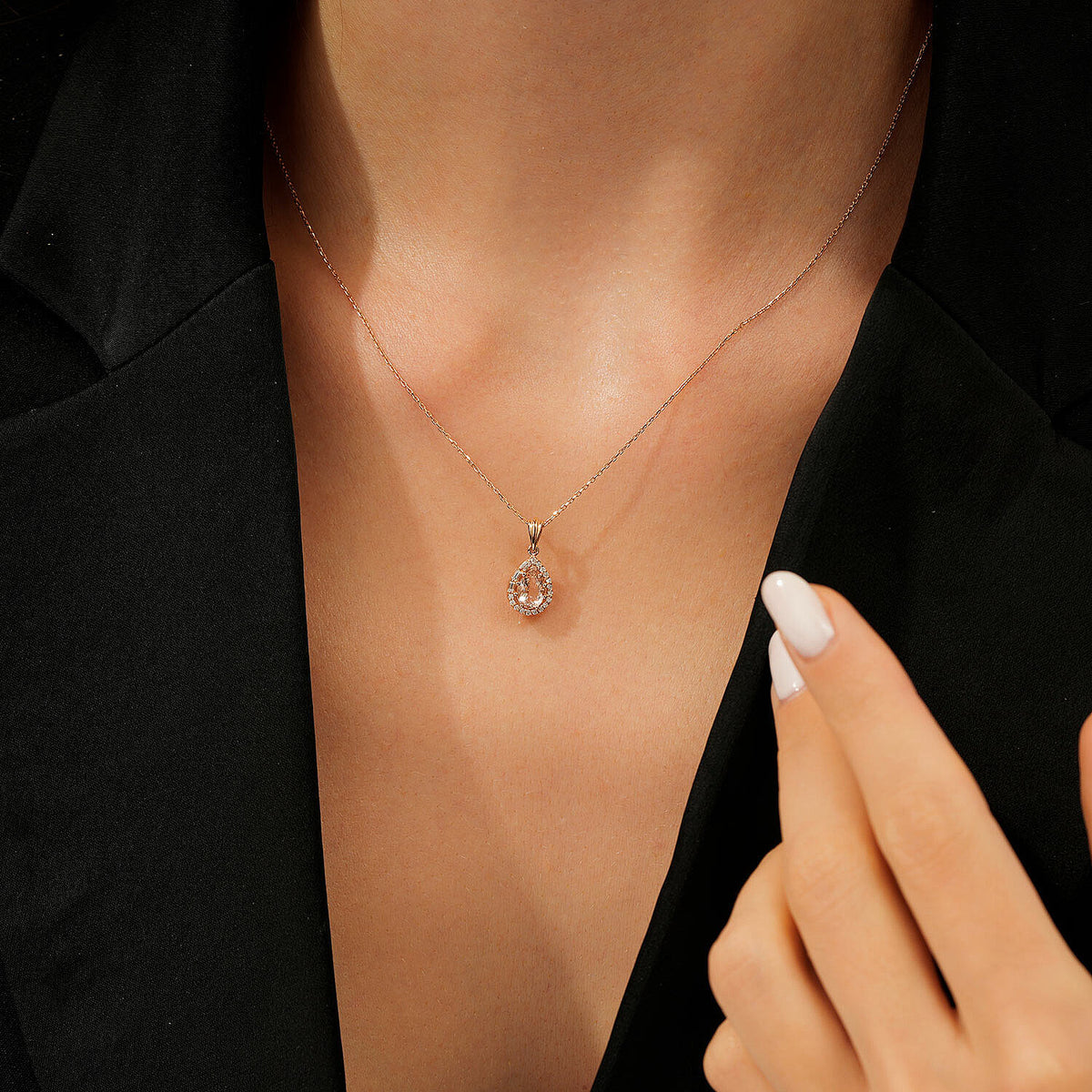 0,72 Carat Diamond Morganite Necklace