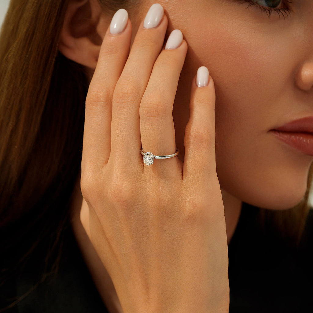 0,40 Carat Diamond Oval Solitaire Engagement Ring