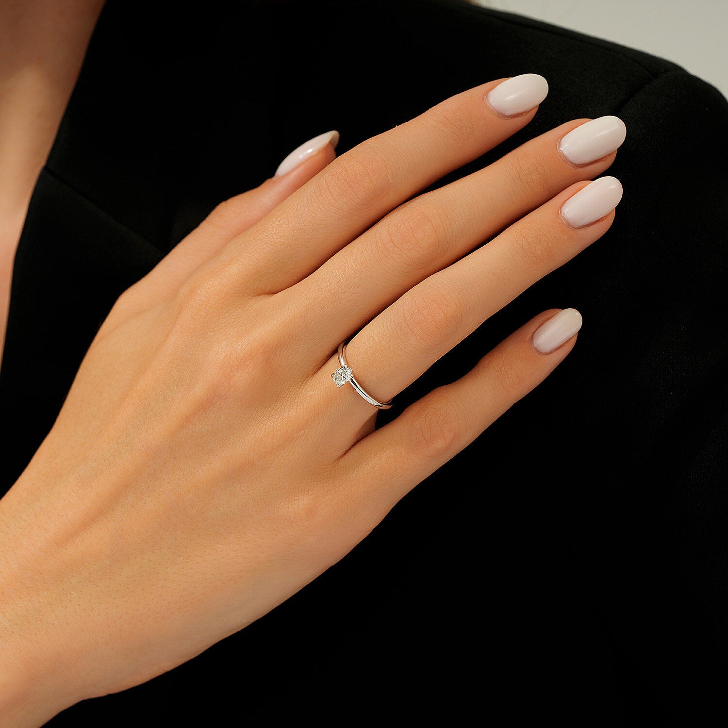 0,30 Carat Diamond Oval Solitaire Engagement Ring