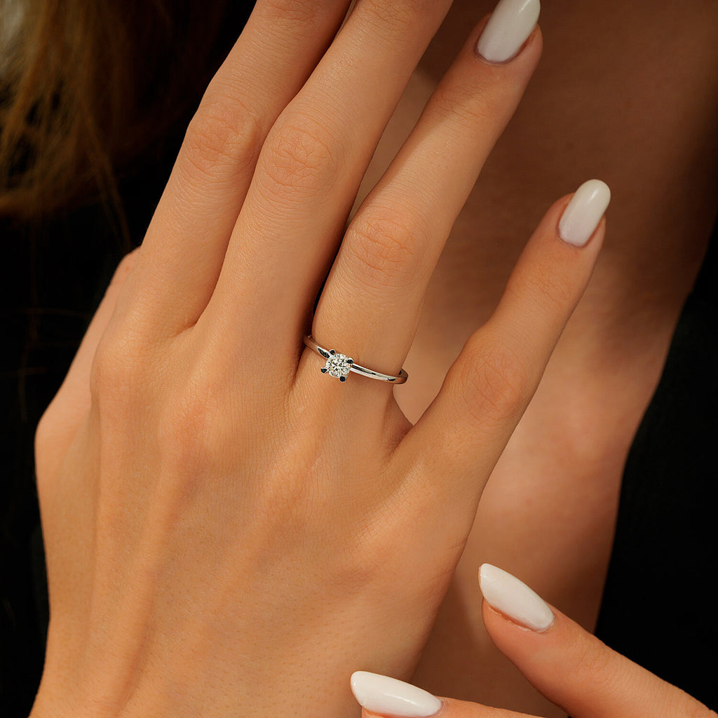 0,30 Carat Diamond Round Solitaire Engagement Ring