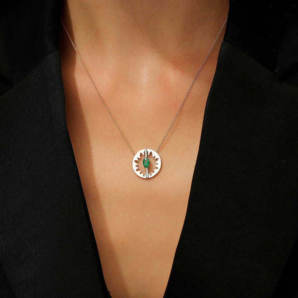 0,54 Carat Diamond Emerald Necklace