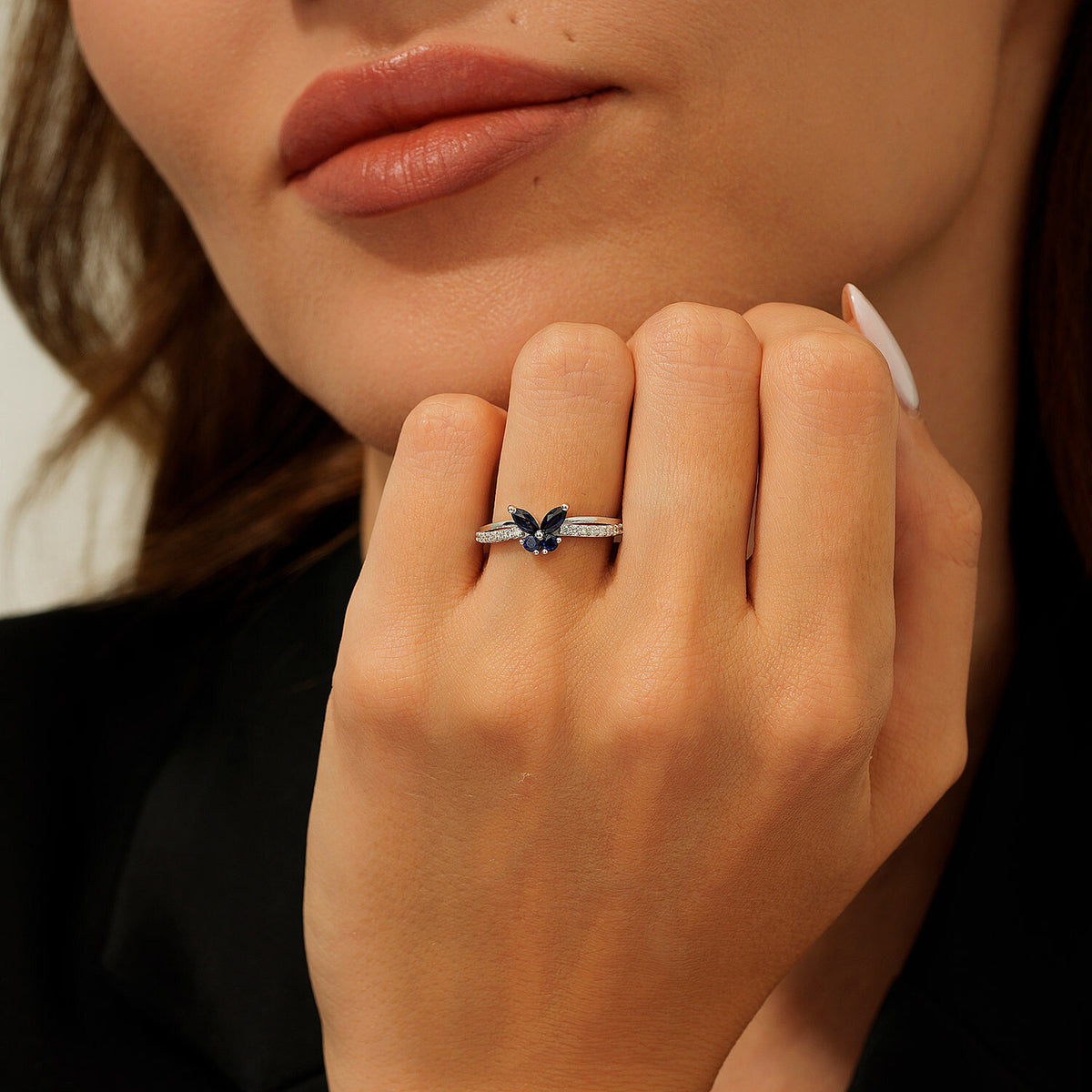 0,69 Carat Diamond Sapphire Butterfly Ring