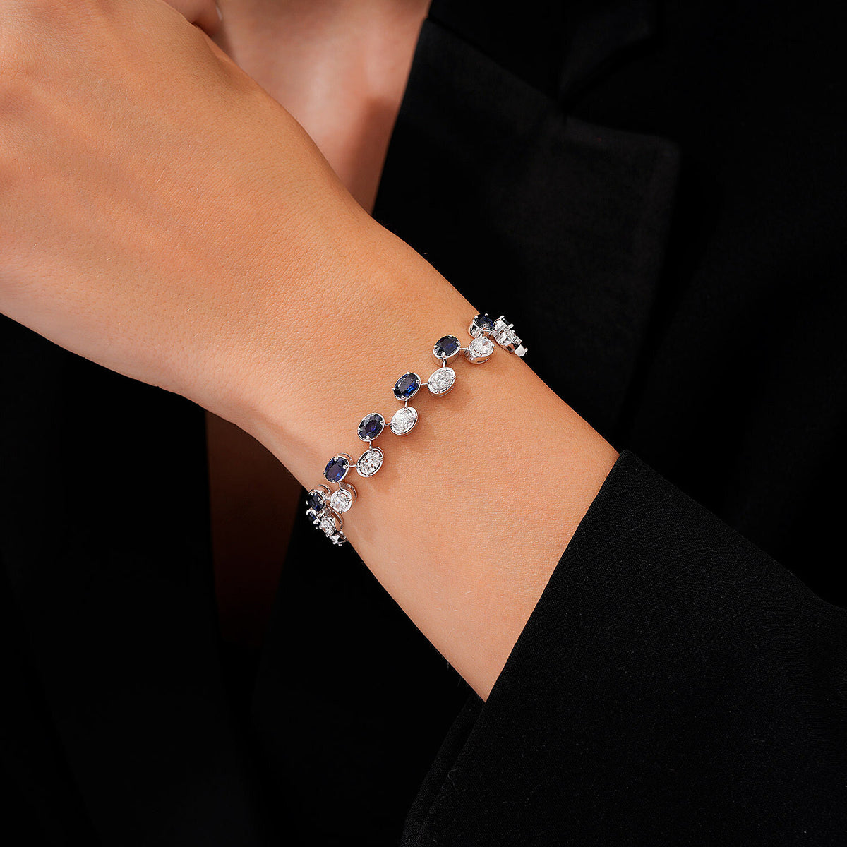 11,49 Carat Diamond Sapphire Bracelet