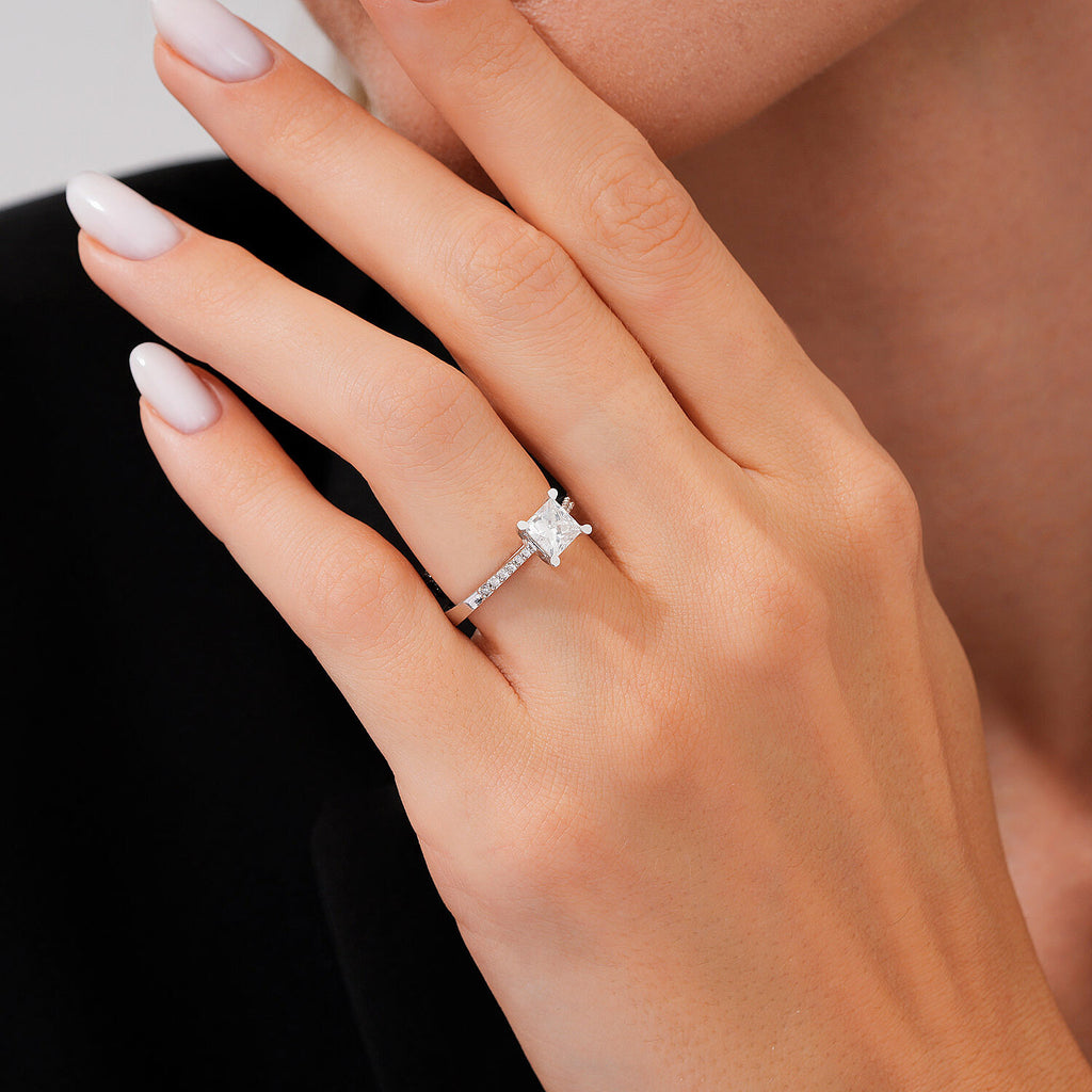 1,11 Carat Diamond Princess Solitaire Engagement Ring