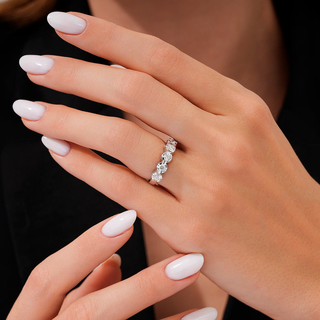 0,65 Carat Diamond Half-Eternity Ring