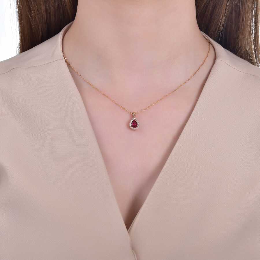 1,18 Carat Diamond Pear Ruby Necklace