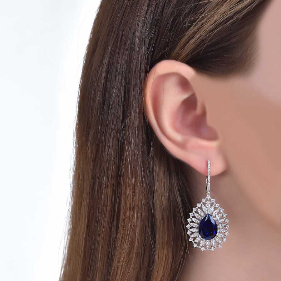 9,49 Carat Diamond Sapphire Earrings