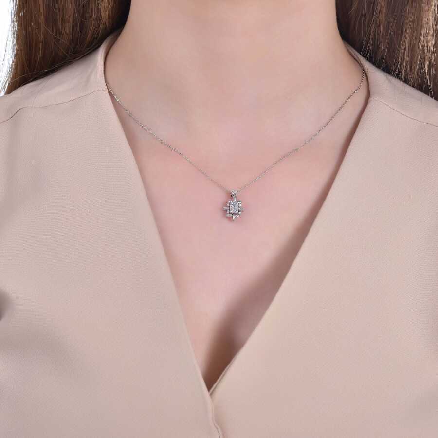 0,26 Carat Diamond Baguette Necklace
