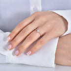 0,52 Carat Diamond Oval Solitaire Engagement Ring