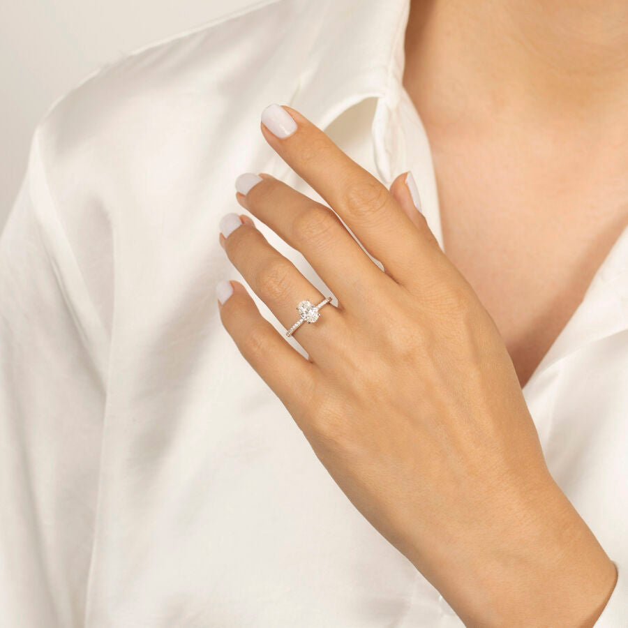 1,15 Carat Diamond Oval Solitaire Engagement Ring