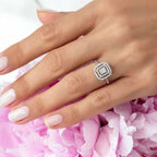 0,07 Carat Diamond-Effect Baguette Ring