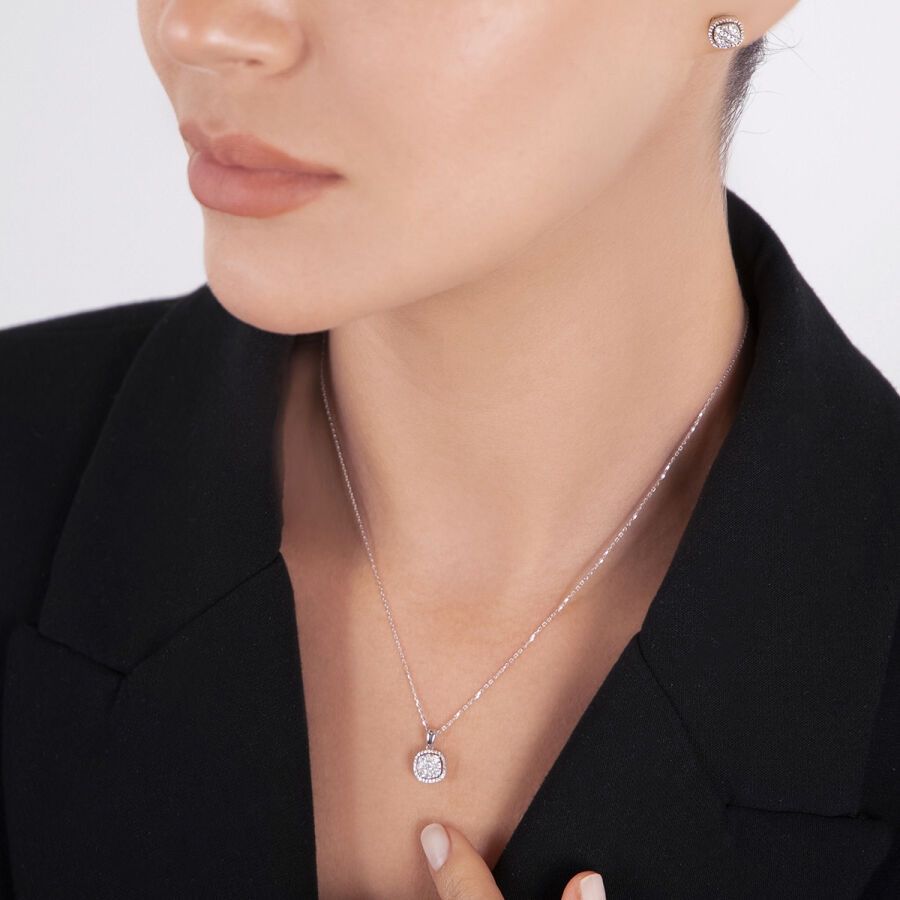 0,21 Carat Diamond Effect Stone Necklace