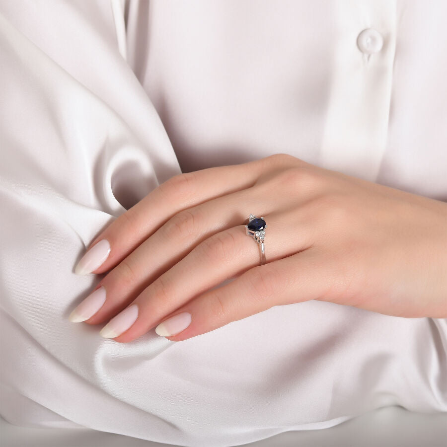 0,93 Carat Diamond Pear Sapphire Ring