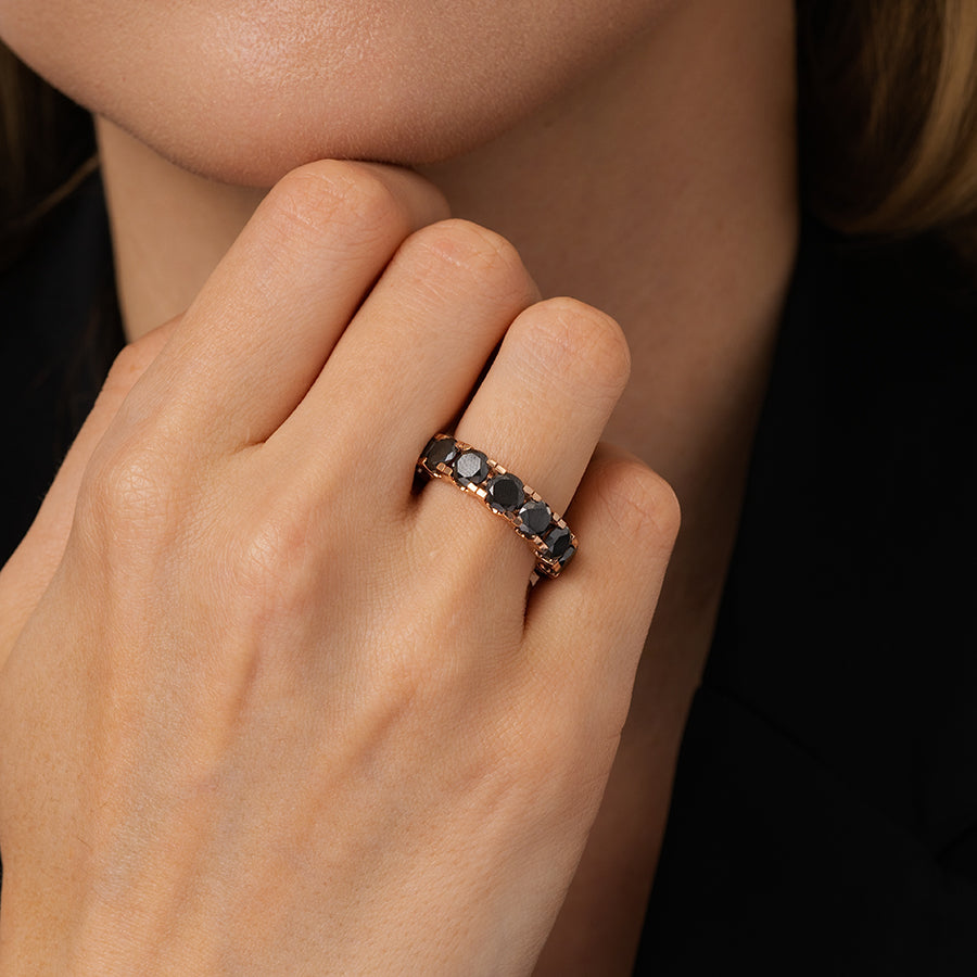 4,50 Carat Black Stone Eternity Ring