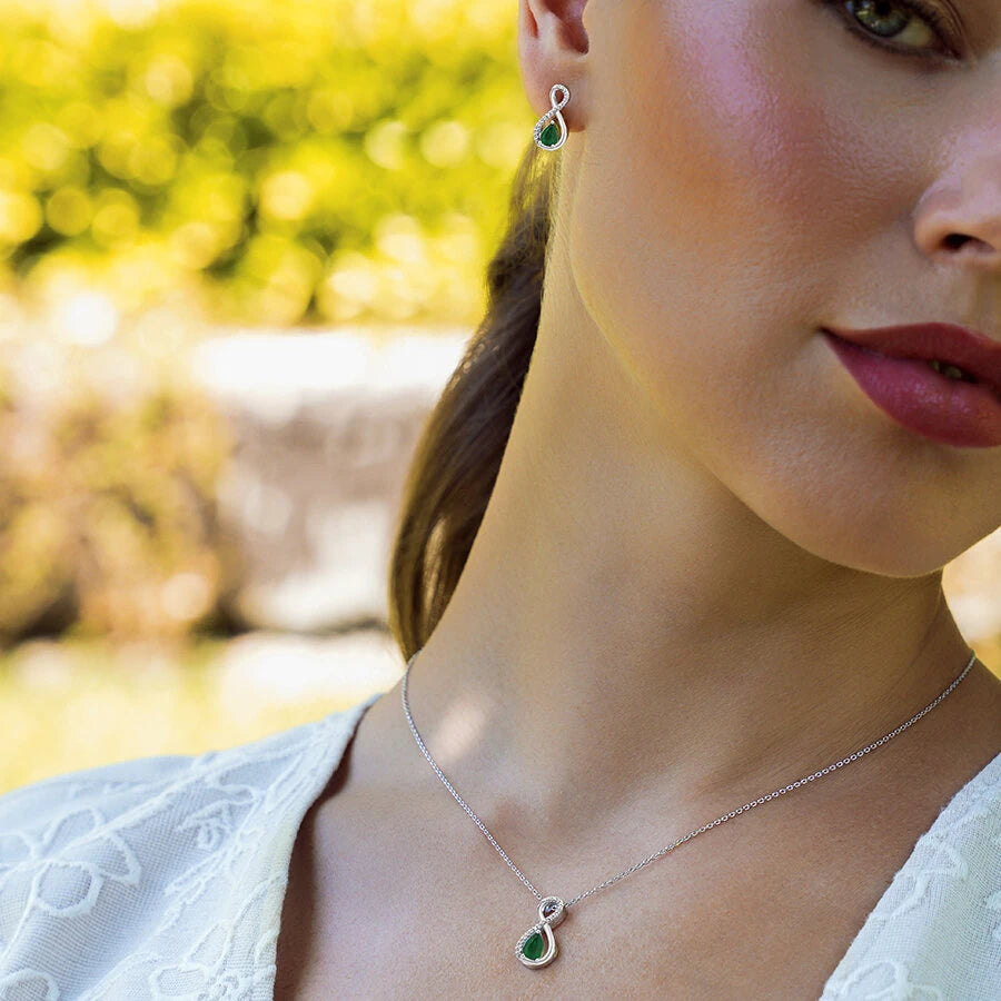 1.61 Carat Diamond Emerald Set